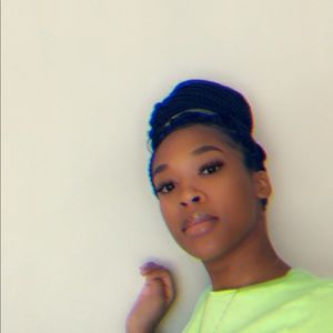 Meet your Posher, Alicia